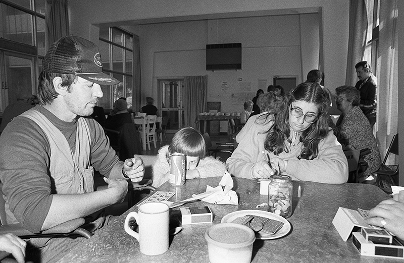 Life in an Inner Melbourne Housing Estate, 1986: Australia : Richard Moore : Journalist : Photographer :